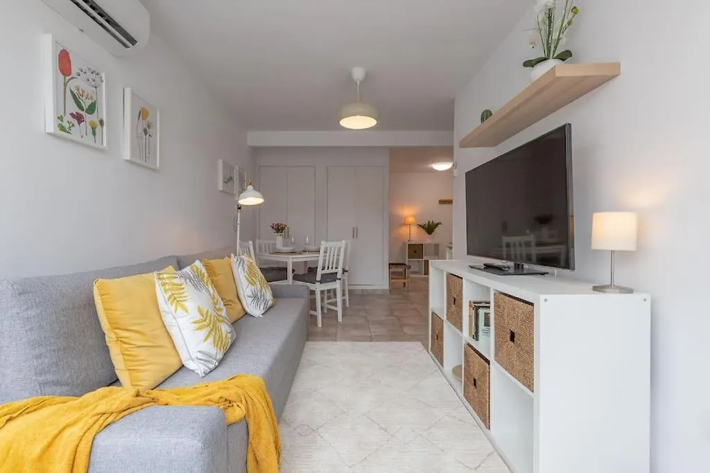 Apartamento Los Abedules 베날마데나코스타